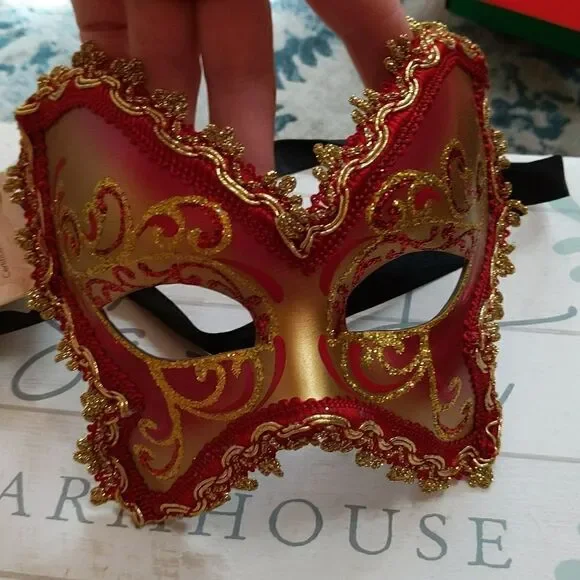 Maschera Del Galeone Hand Painted Mask Pier 1 NWT/small flaw - Picture 8 of 14